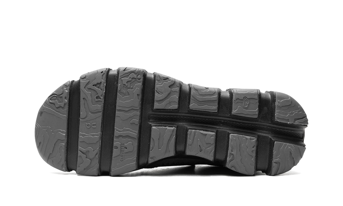 On Running Cloudaway WMNS "BLACK ROCK"