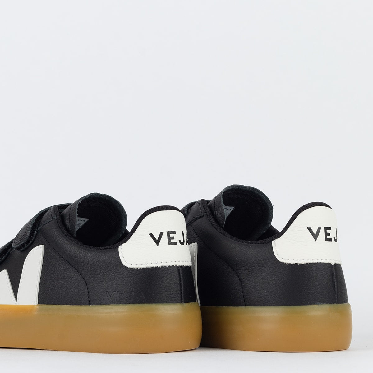 Vert Shoes Logo Chromefree Leather Black White