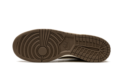 Nike Dunk Low Undefeated Canteen