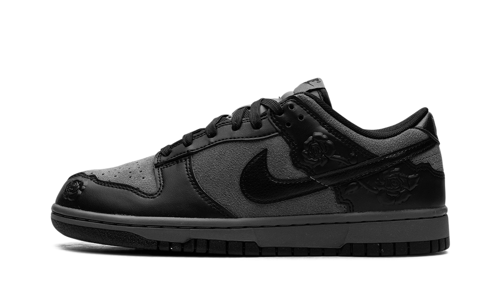 Dunk Low WMNS "Black Roses"