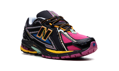New Balance 1906R "Black/Pink"