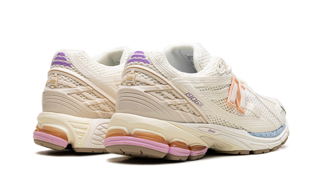 New Balance 1906R "Pink Sugar"